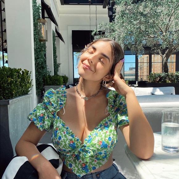 House of Sunny Floral Crop Top - Picture 3 of 5